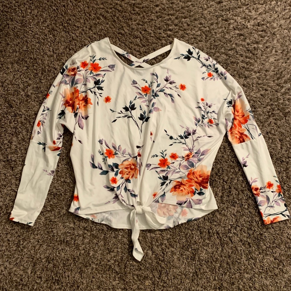 IZ Byer White Floral Long Sleeved Business Professional Top